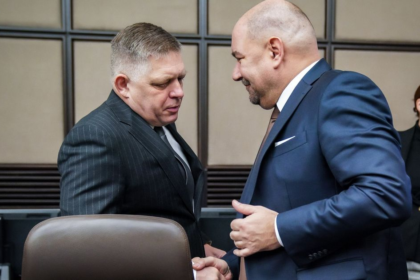 Cesi sa ovela viac boja Roberta Fica nez medvedov