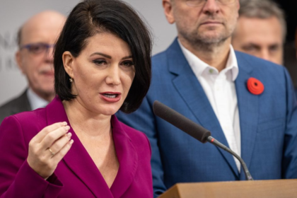 Filip sa sprava ako totalny blbec ale toto je ako za komunistov Bitto Ciganikova verejne vystupila proti Grohlingovi
