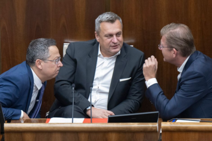 Konsolidacia zrejme zrazi dalsich komentar Petra Bardyho