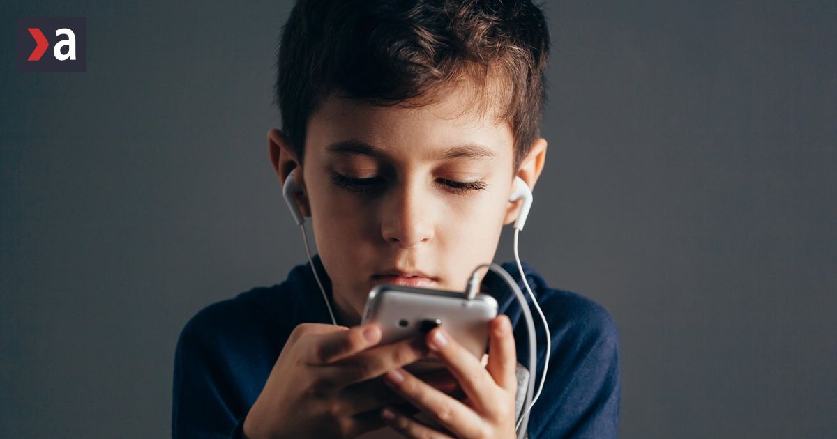 Mobilovy krk je nova epidemia Potrebujeme ortopeda