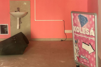 Policia vysetruje podozrivy automat lakajuci deti