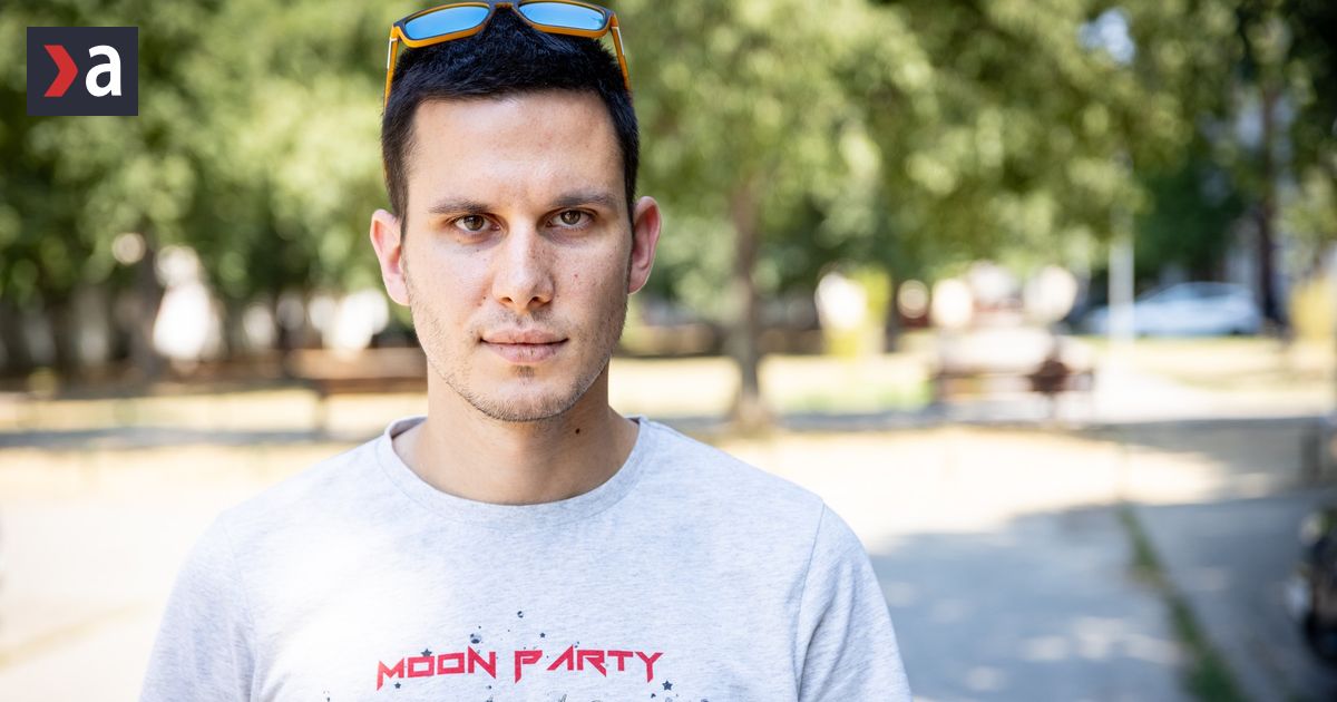 Terorizuju obyvatelov blokuju cesty a biju Slovakov