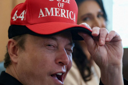 Elon Musk na chvilu stratil titul najbohatsieho cloveka