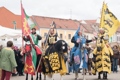 Kde na jesen ozivaju historicke udalosti a tradicie