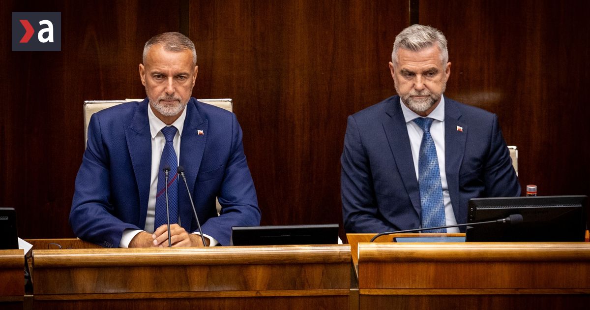 Koalicia ukoncila diskusiu v parlamente Minister Kamenicky skopiroval spravu