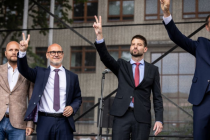 Opozicia si protestmi vytvara pascu komentar Lubomira Jaska