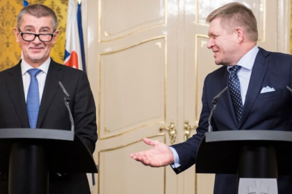 Politolog odhaluje rozdiely medzi Babisom a Ficom