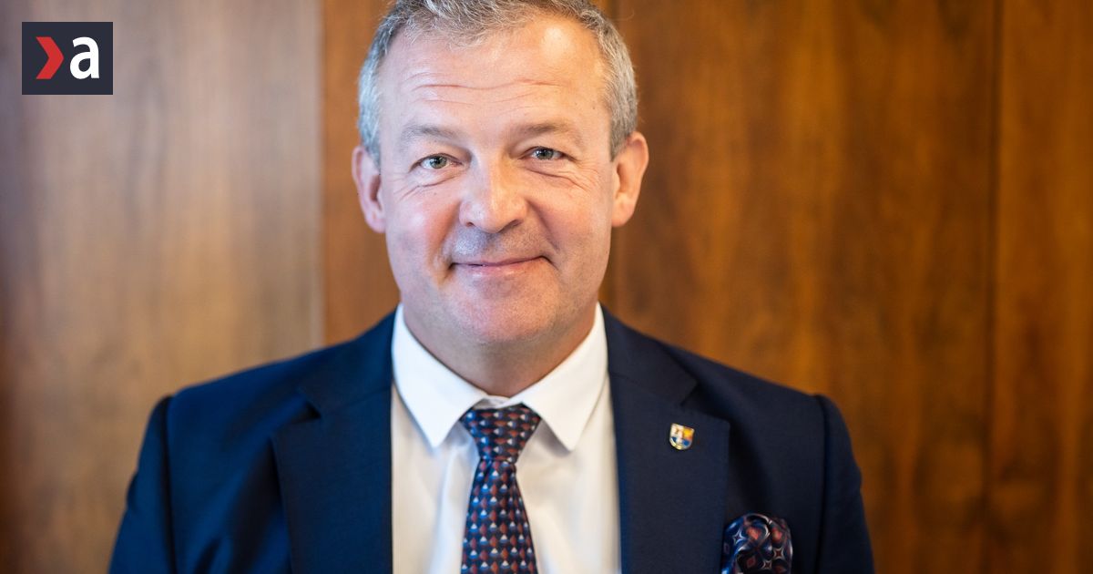 Poslanec Smeru Baska Pri napade Andreja Danka som sa zasmial Treba zrusit okresne urady nie kraje