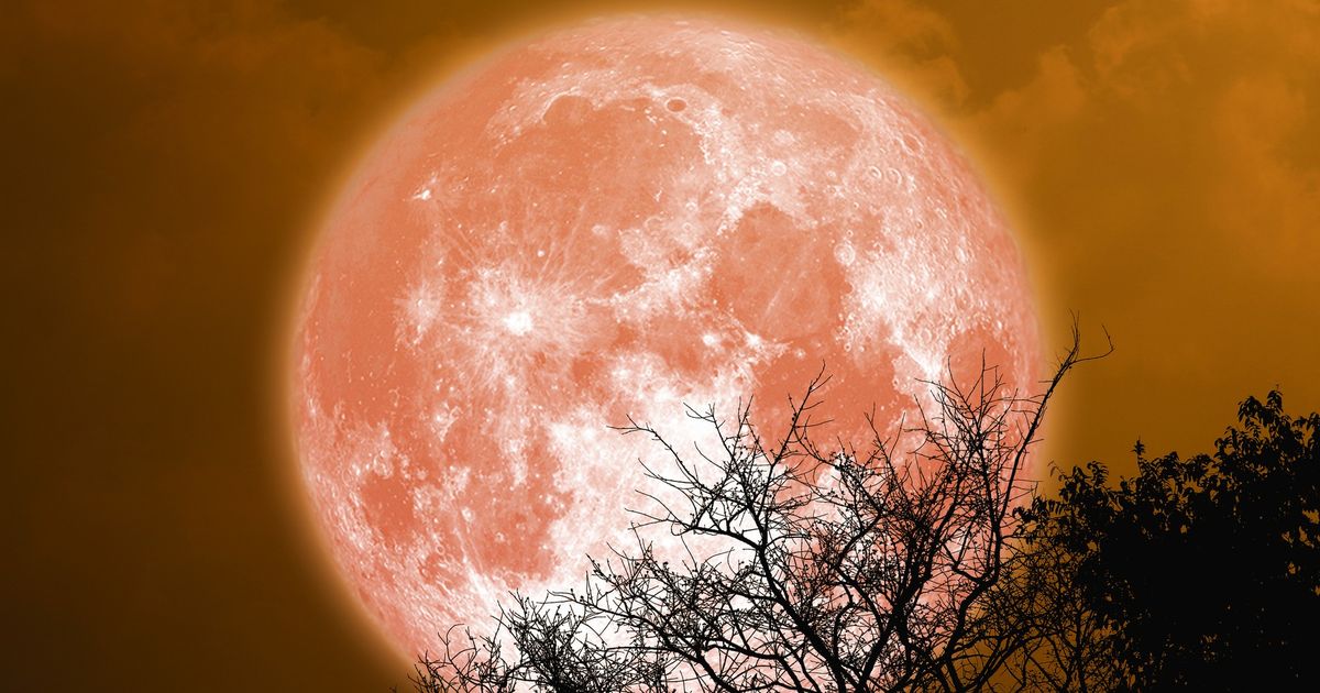 Unikatne divadlo na oblohe Krvavy Mesiac dnes vecer
