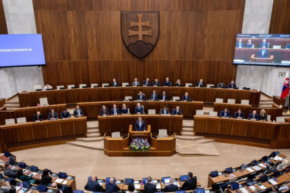 V parlamente sa par dni pred schodzou objavila zltacka