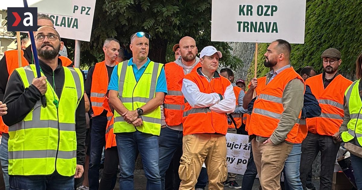 Niektori policajti nemozu prist na protest