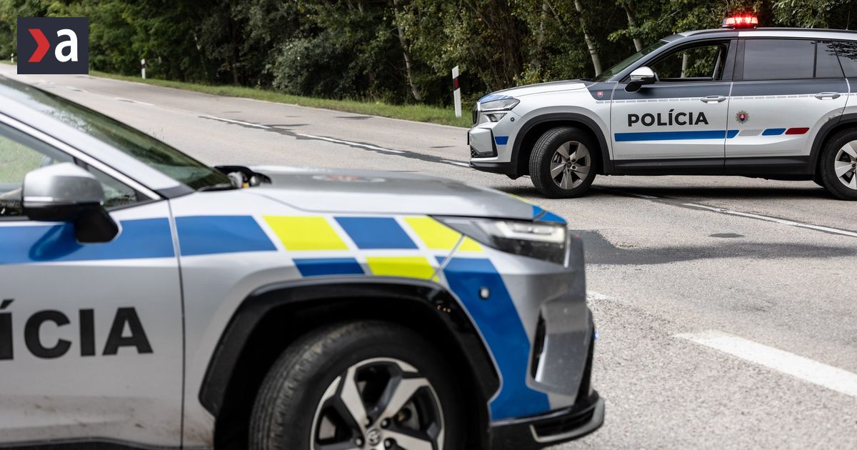 Policajt chcel strielat kolegov hovorit o bombe