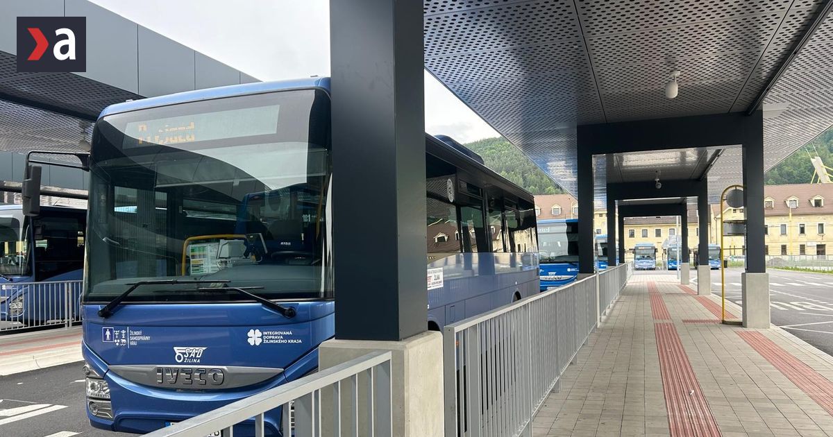 Prevadzkovatelia autobusovych stanic dostali pokuty za vysoke poplatky