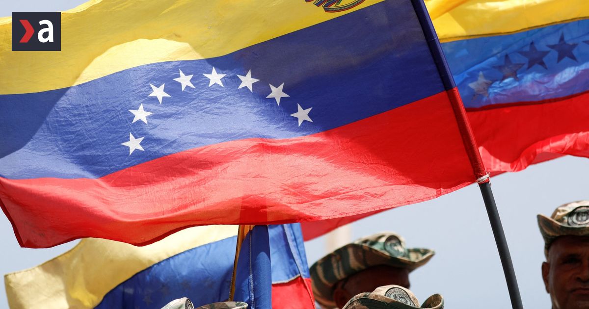 Trumpove vojnove lode su pri Venezuele Rezim ospevovany Lubosom Blahom celi americkemu tlaku