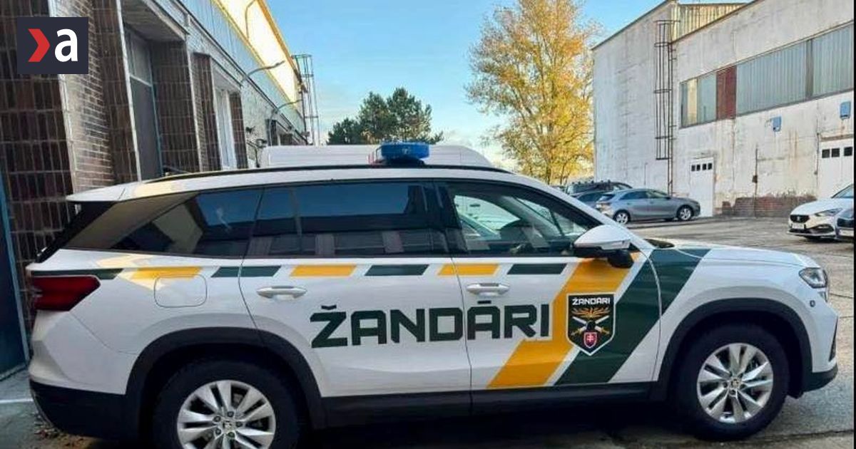 Zandari vyrazili na cesty polepy na autach vzbudzuju otazky