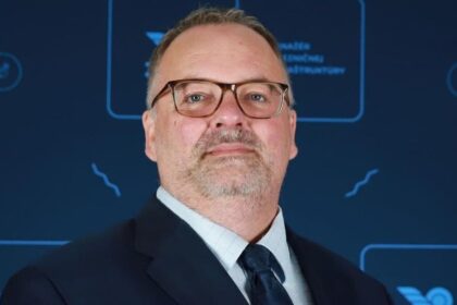 Zo sefa zeleznic rovno na post ministra
