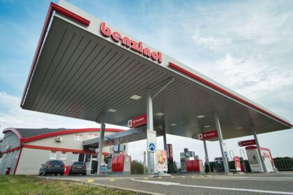 Aj posledne zvysky majetku Benzinol Slovakia sa dali do pohybu