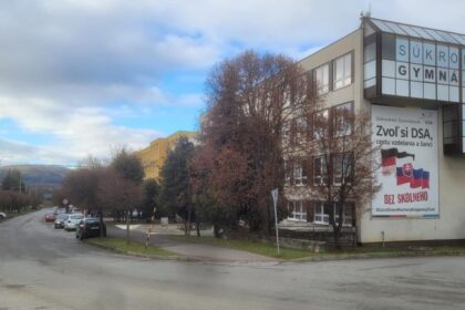 Igor Matovic v statuse tvrdi ze premier ide na gymnazium v Sabinove