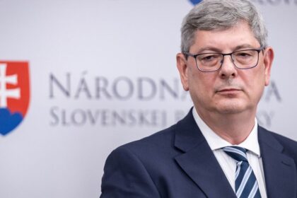 Minister Susko navrhol povinne rozvody pre transludi