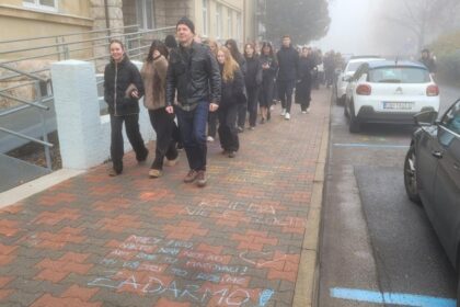 Nahradni studenti mali zmenit popradske fiasko