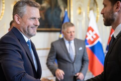 Robert Fico nemoze navzdy sefovat vsetkym politickym sachom
