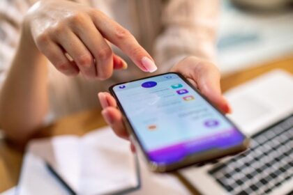 Socialna poistovna ma mobilnu aplikaciu Pomoze v tychto situaciach