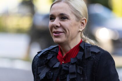 Stat este nevie komu posle peniaze no uz objednal call centrum za viac ako 2 miliony eur