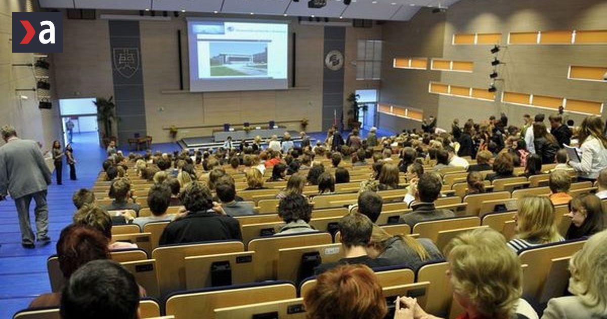 System elektronickej vymeny udajov sposobuje oneskorenie pridavkov