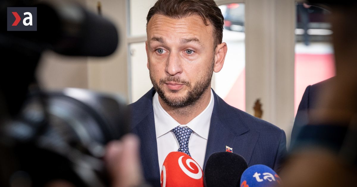 Vlada rusi urad ktory ministrovi Estokovi prekaza