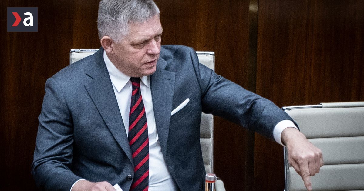 Z premiera Fica sa stal obycajny materialista