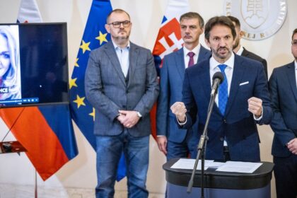 Za kriedovou revoluciou stoji Progresivne Slovensko krici Smer Popradsky student je vraj obet systemu