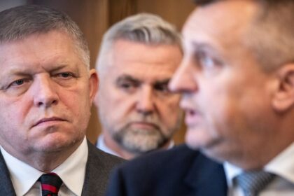 Americania prec politici s nizsimi platmi a pravda o Lucanskom Osem slubov ktore koalicia ani tento rok nesplnila