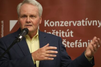 Americky ekonom odhalil preco su eurofondy len politicky obchod