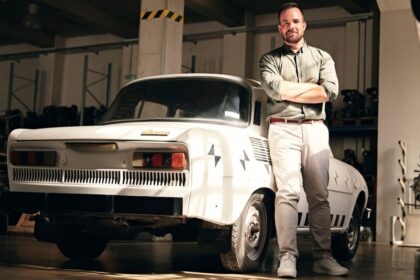 Ikonicka Skoda 100 pre novu eru Ceska studia ukazuje moderny sedan