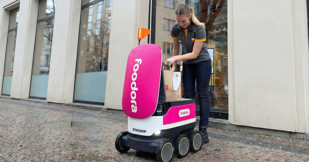 Jedlo moze priviezt robot McDonalds testuje novu donasku