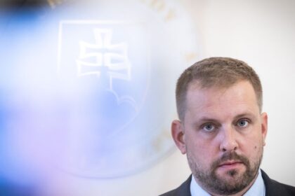 Minister Sasko chcel prestahovat VSZP podpisali drahosi najom