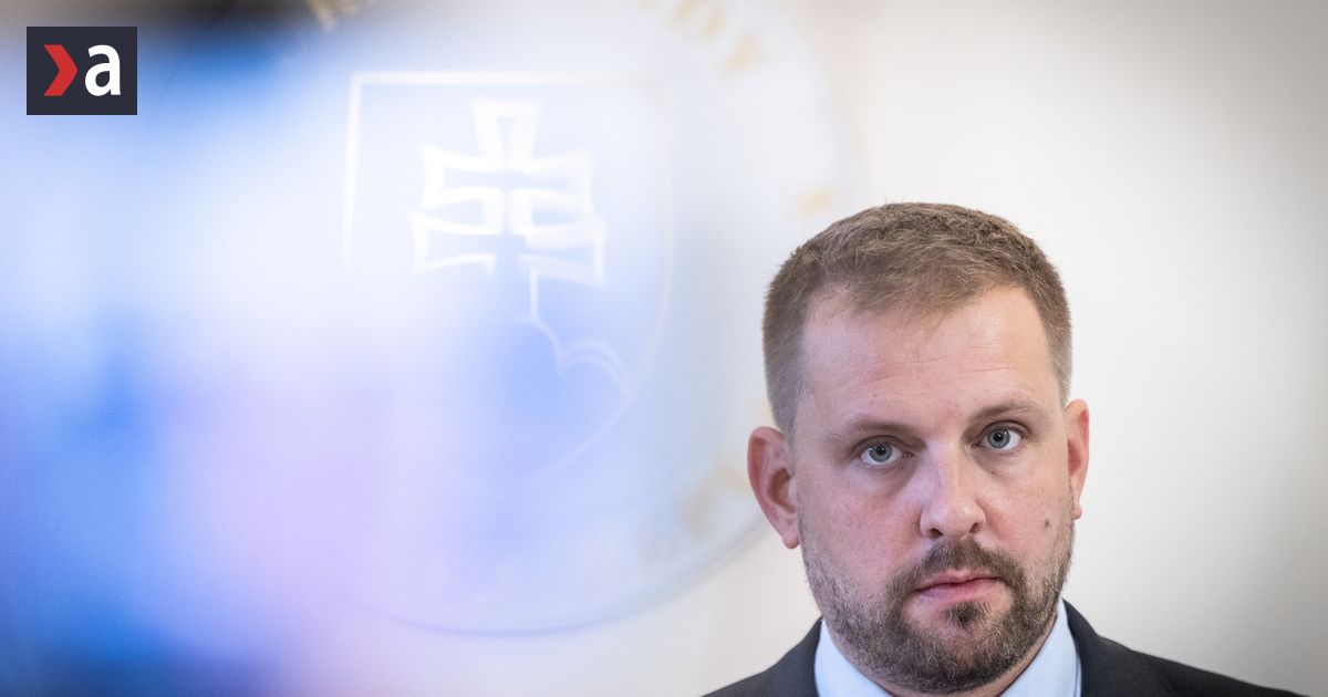 Minister Sasko chcel prestahovat VSZP podpisali drahosi najom