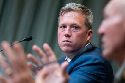 Spekulacie sa stupnuju Pripravuje Trump Driscolla za nastupcu