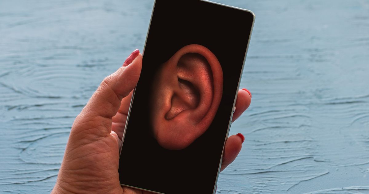 Takto vyzera diktatorsky smartfon Ked stat plne kontroluje mobil