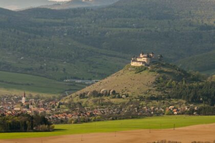 Vystavba pri Krasnej Horke Obavy obyvatelov o vyhlad na pamiatku