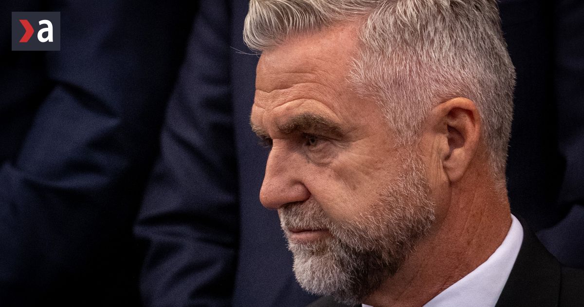 Nemravne ponuky Republike ukazuju ze Smer lutuje len jednu chybu