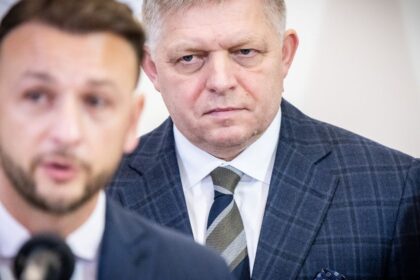 Premier Fico si priznal chybu a prijal ospravedlnenie uviedol minister Sutaj Estok