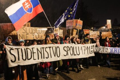 Protesty v Ziline Bratislave a Martine Preco sa ludia znova rozhodli vyist do ulic