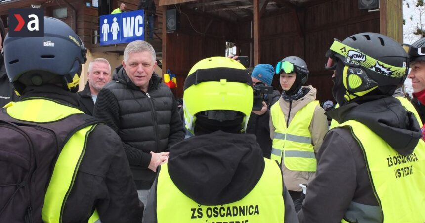 Robert Fico navstivil Kysuce aby hovoril o uspechu lyziarskych kurzov otazka o zvyseni dotacie ho rozhnevala