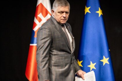Smeraci klesli tak hlboko ze k EU je lojalnejsi aj Andrej Danko komentar Lubomira Jaska