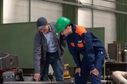 Tu sa chyby neodpustaju Predco zbrojarsky a elektrotechnicky priemysel vyaduje viac nez len ciste oblecenie