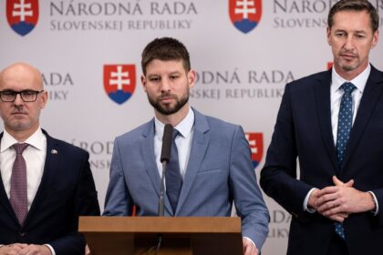 Ak by islo o Ficovu rodinu znicili by sme ho Co si opozicni spojenci PS naozaj myslia o kauze matky Simecku