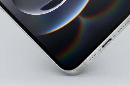 Dalsi cenovo dostupny iPhone od Apple prinesie novinky Cim chce zaujat