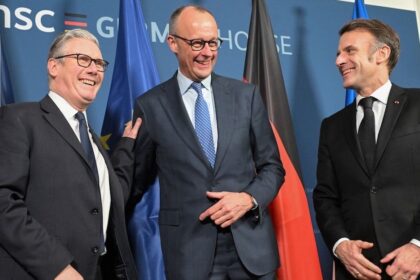 Koniec americkeho dazdnika Nemecko a Francuzsko lamu jadrove tabu zatial co Britania riesi zatknutie kralovho brata zahranicny vyber