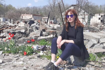 Niektori Mariupolcania demonstrativne zahodili kluce od bytov Iny si ich ponechavaju ako symbol nadeje ze sa raz vratia domov rozhovor